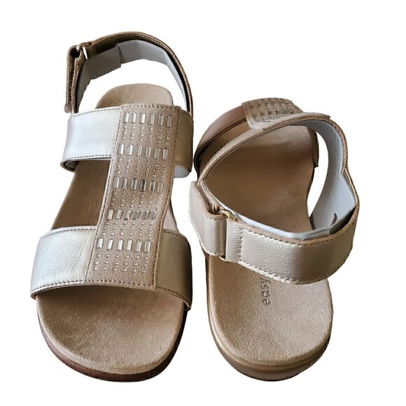 Easy Spirit's Hazel T-Strap Wedge Sandals, Woman's Gold Sandals NIB - Picture 2 of 3